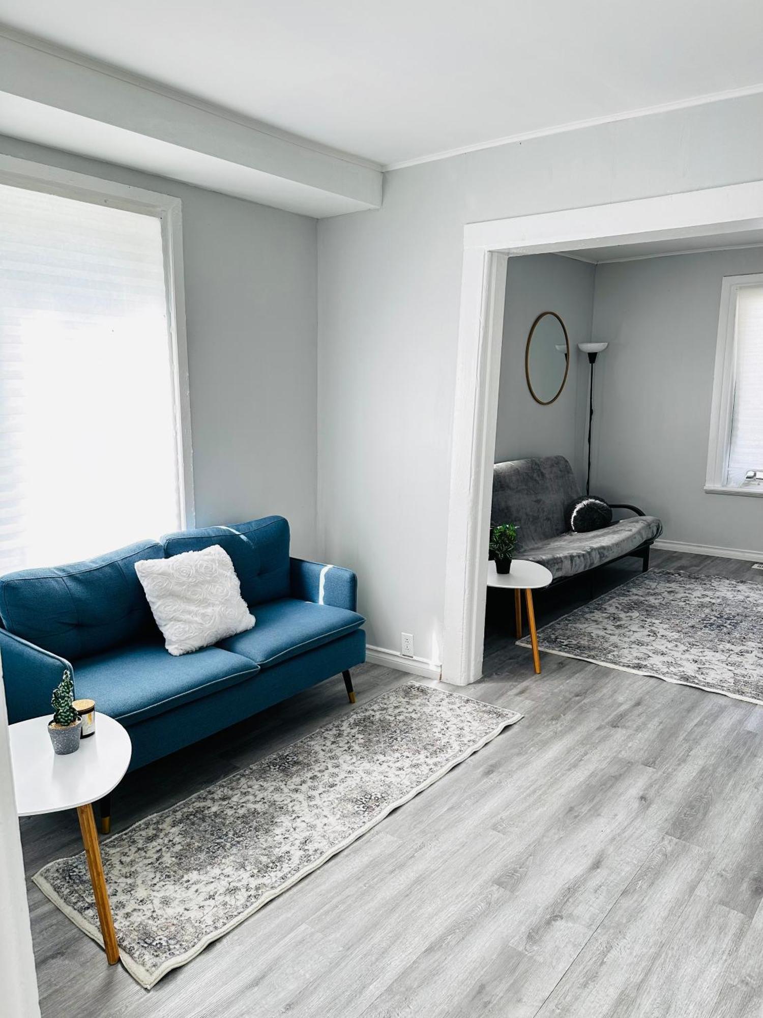 Cozy 2Br House Near Centre With Patio, Bbq, Backyard, And Netflix Apartment Peterborough Exterior foto